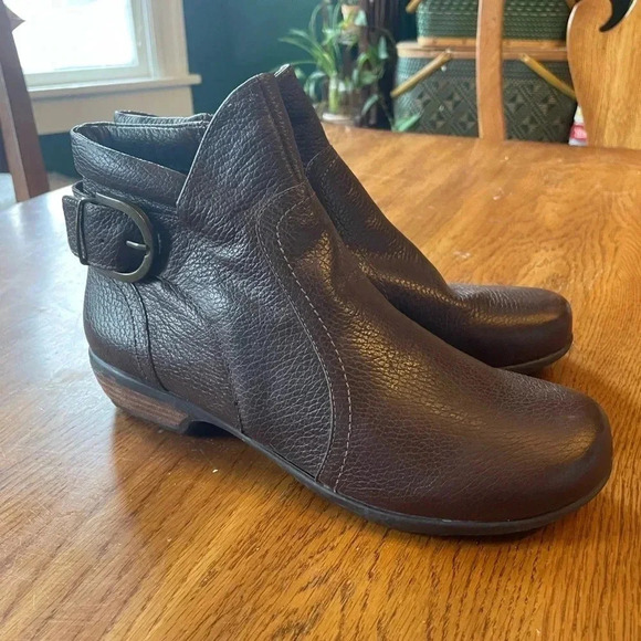 WALKING Cradles Ender Bootie: Brown Tumbled Leather, 8.5 Narrow Like New Bin D - Picture 3 of 8